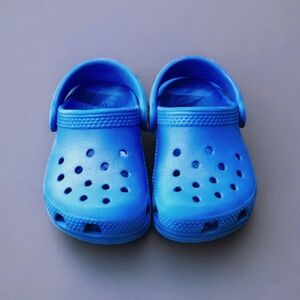 Kids Size 7 Crocs Royal Blue